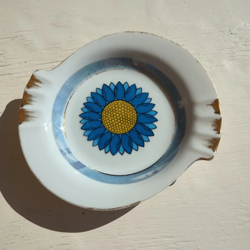 VTG‎ Sunflower Ashtray Porcelain 6.5